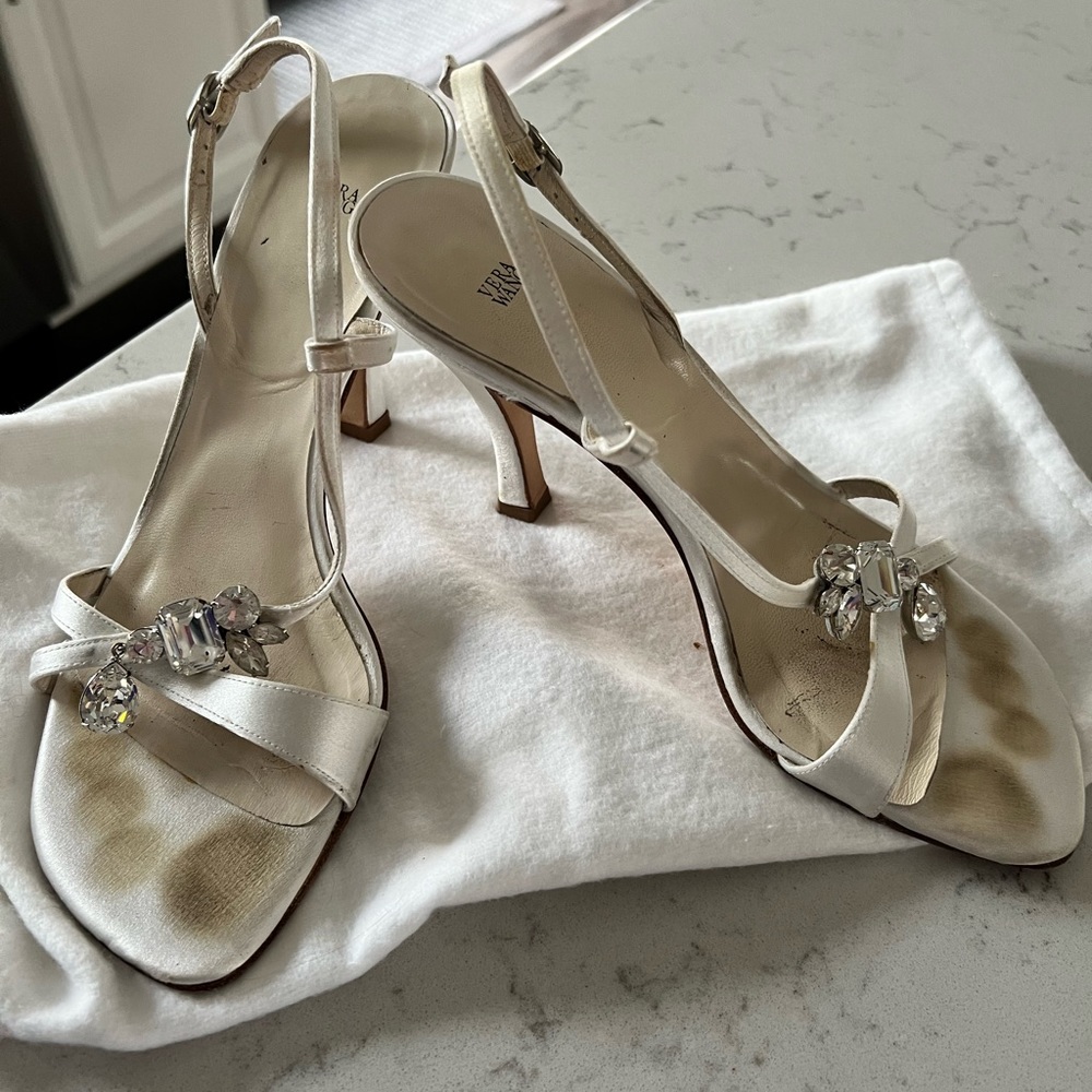 Vera Wang satin wedding shoes size 7